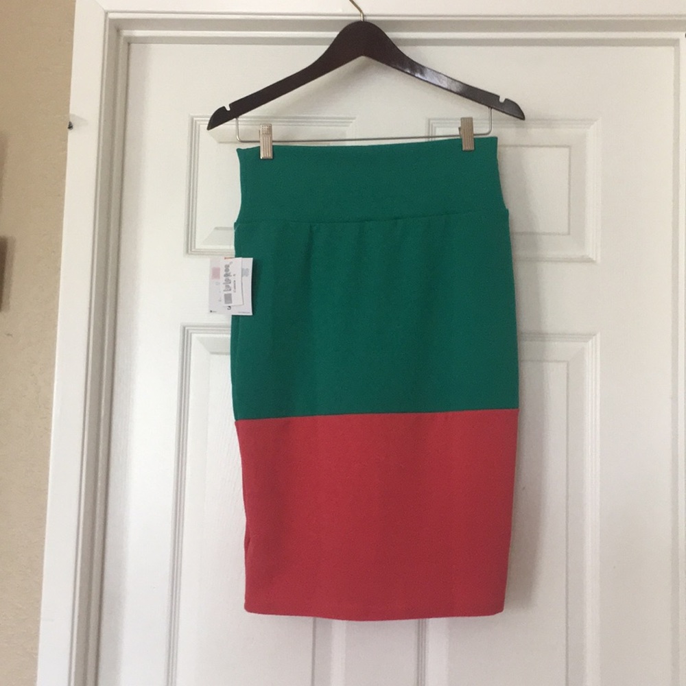 LULAROE SMALL CASSIE